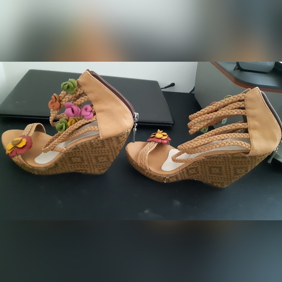 Wedge sandals - Picture 3 of 4